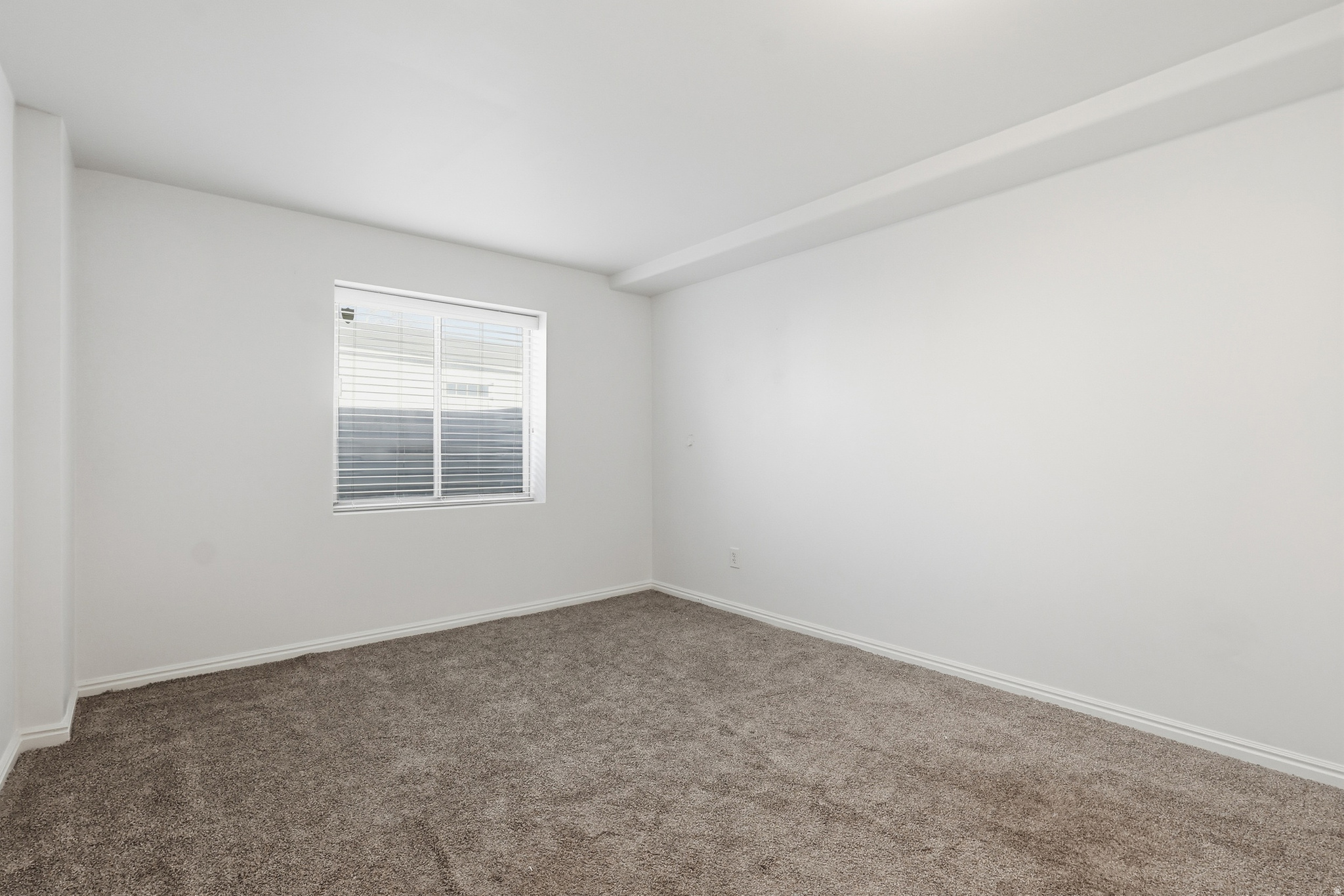 CAPITAL ESTATES - Residential