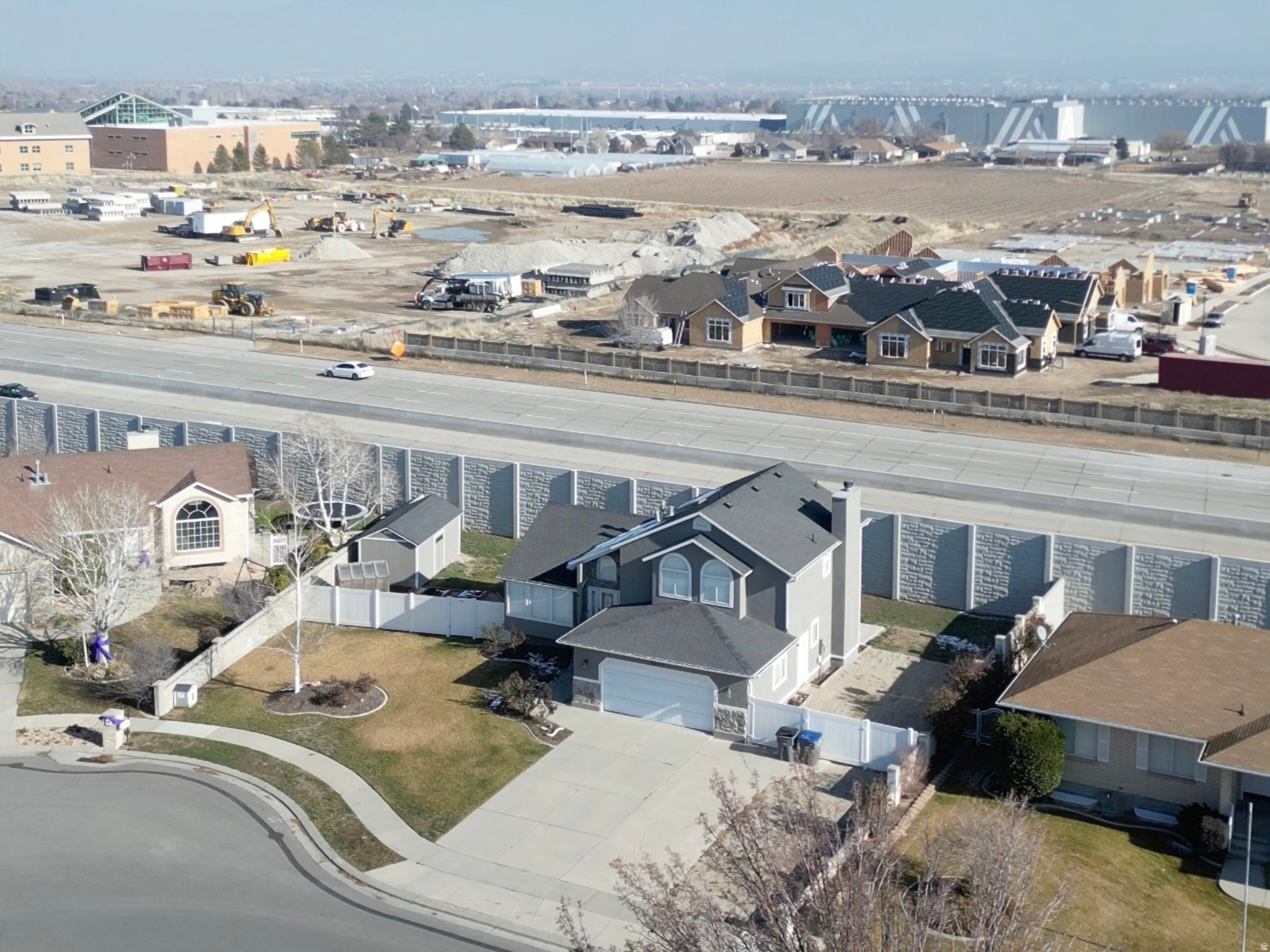 CAPITAL ESTATES - Residential