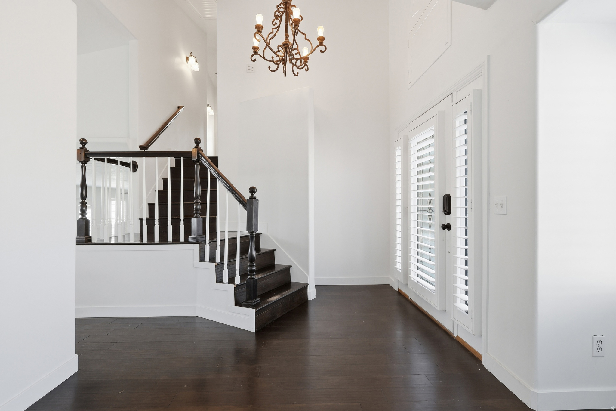 CAPITAL ESTATES - Residential