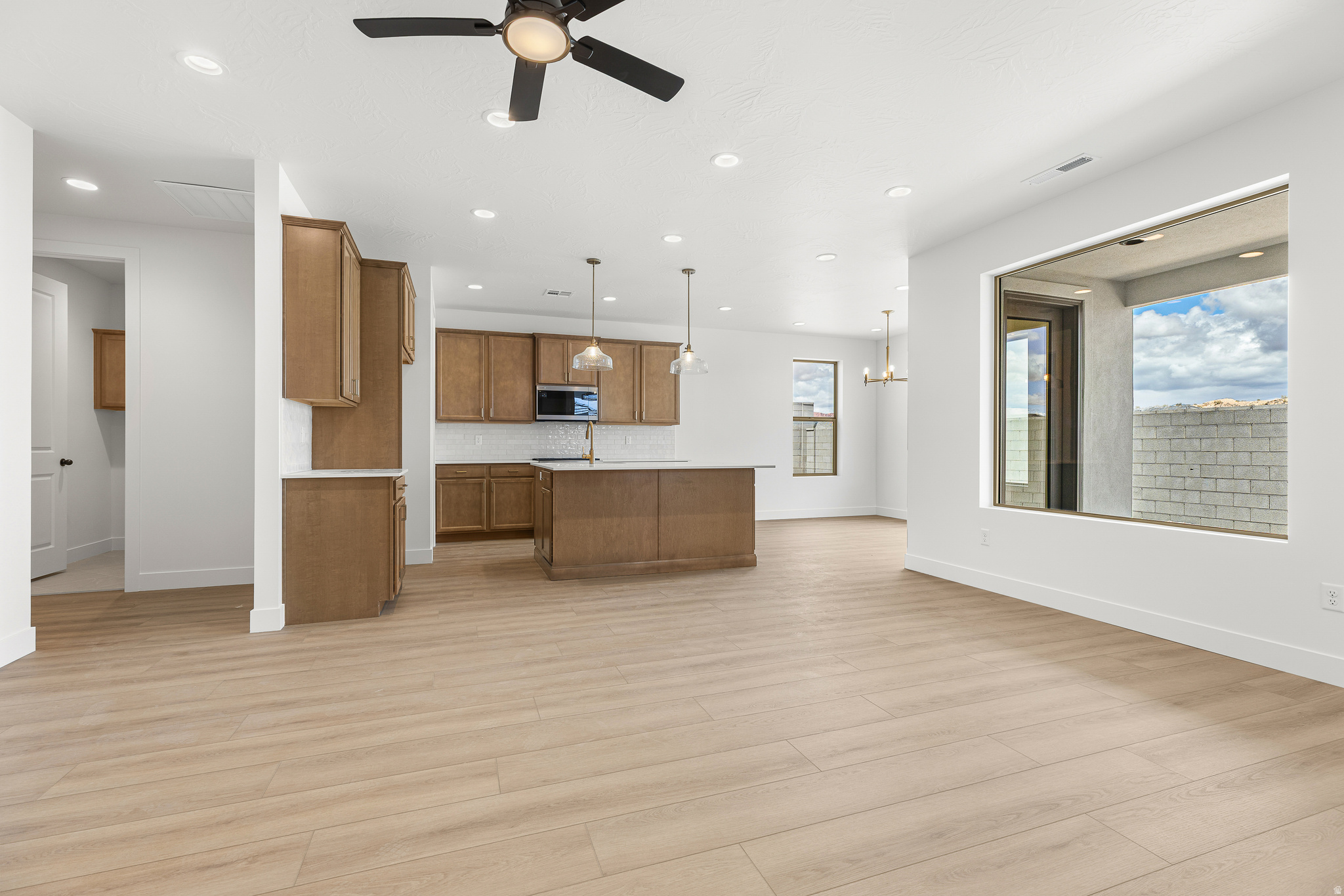 ROSALIA RIDGE AT DIVARIO - Residential