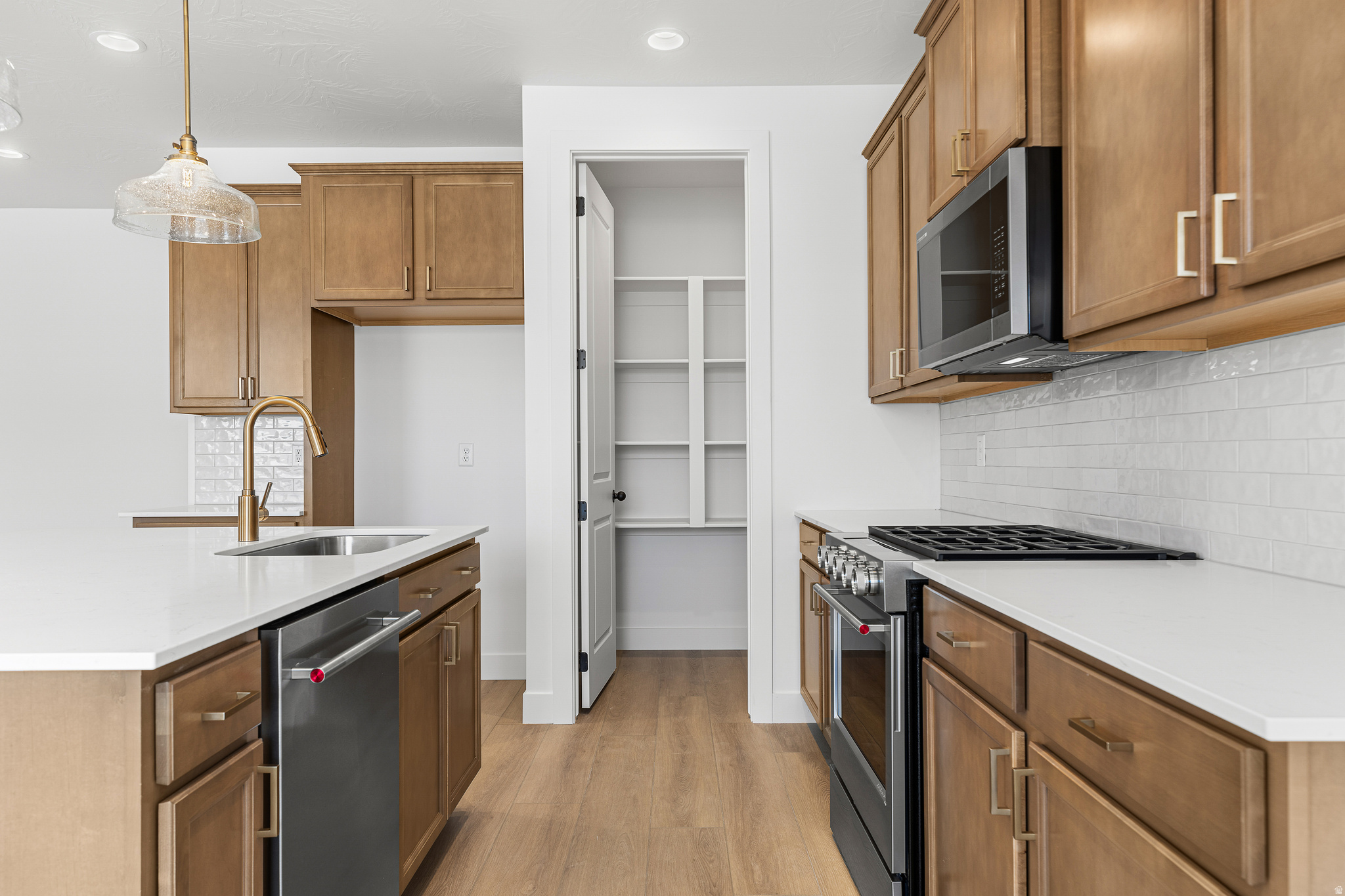 ROSALIA RIDGE AT DIVARIO - Residential