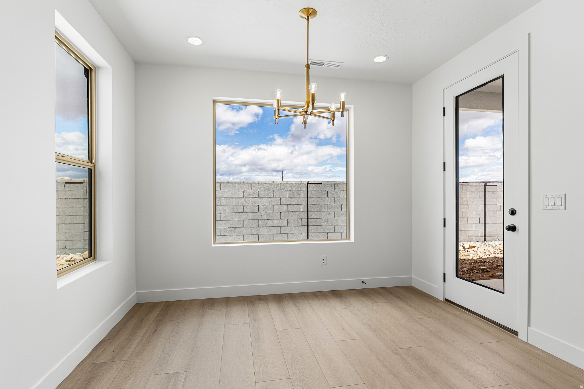 ROSALIA RIDGE AT DIVARIO - Residential