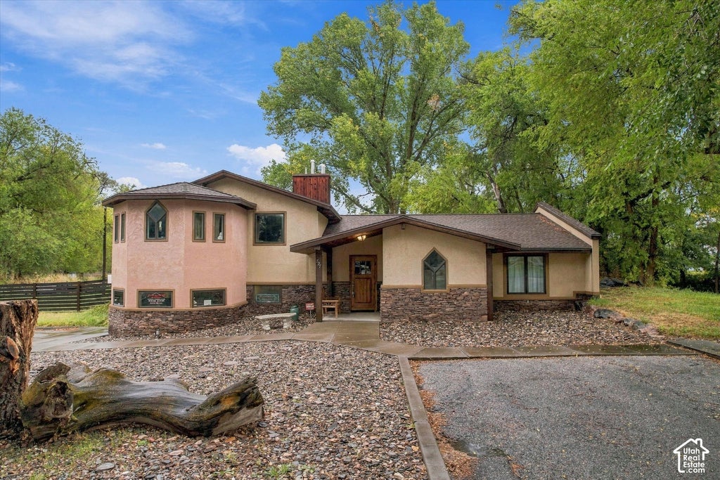 Photo of 797 N WASHINGTON BLVD, Harrisville, UT 84404 (MLS # 2193368)