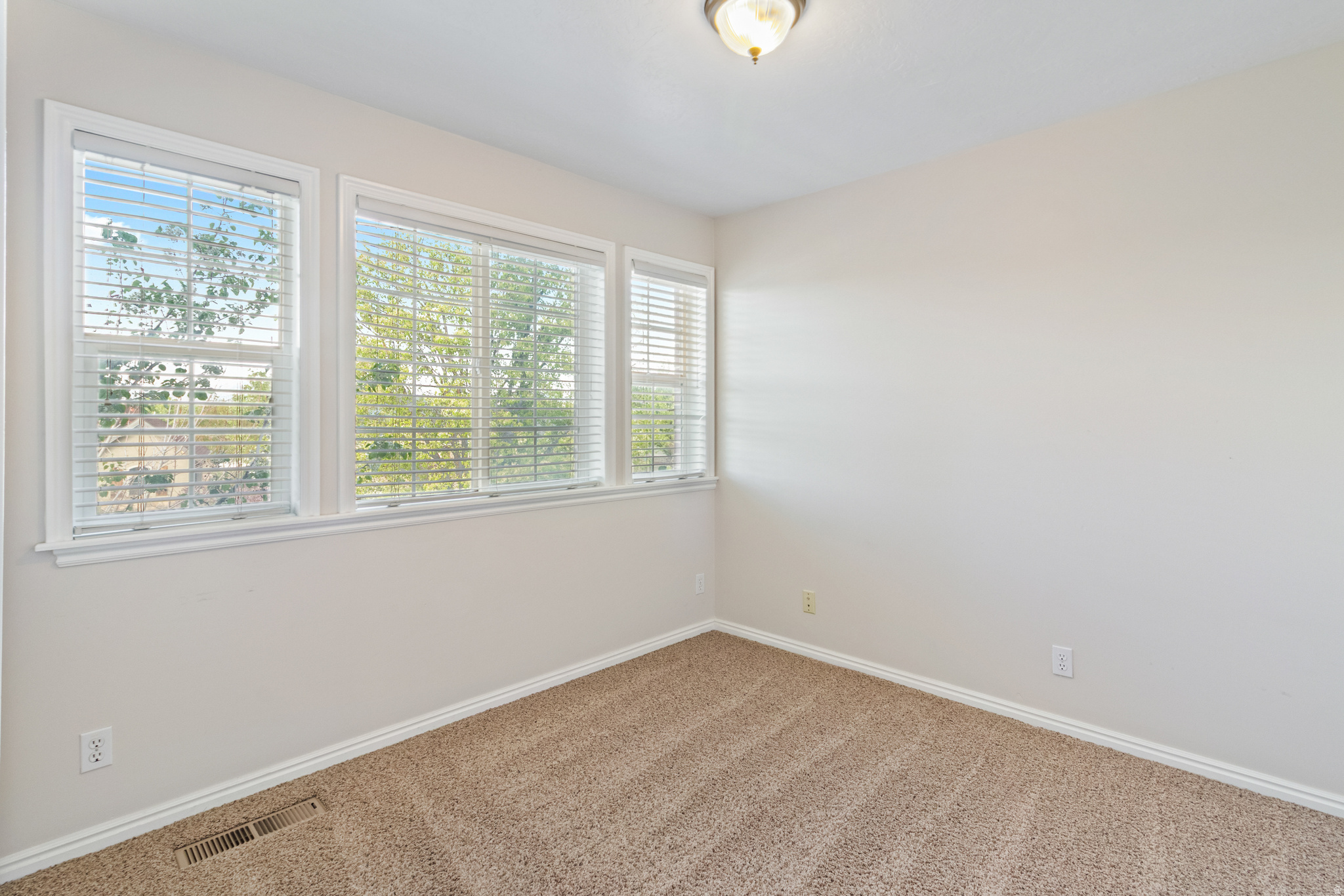 WHISPERWOOD - Residential