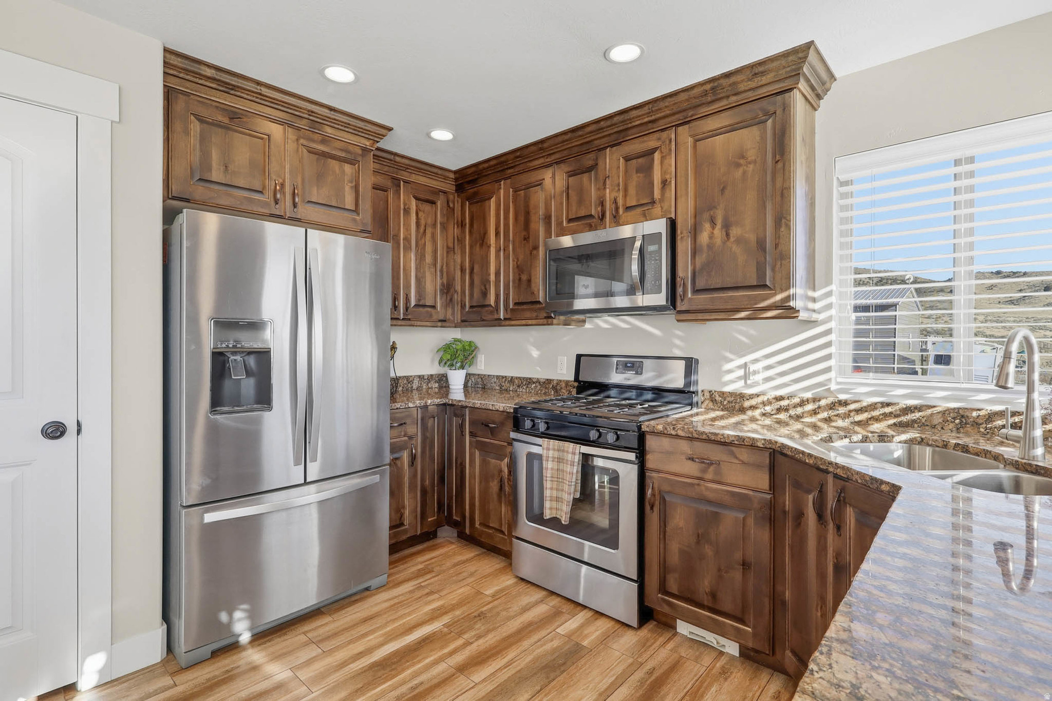 BENCHES AT SOUTH RIM - Residential