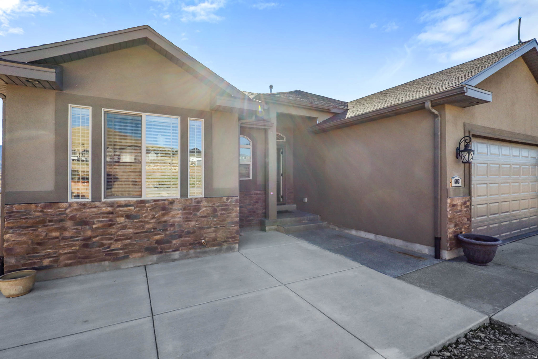 603 S CACTUS ROSE DR