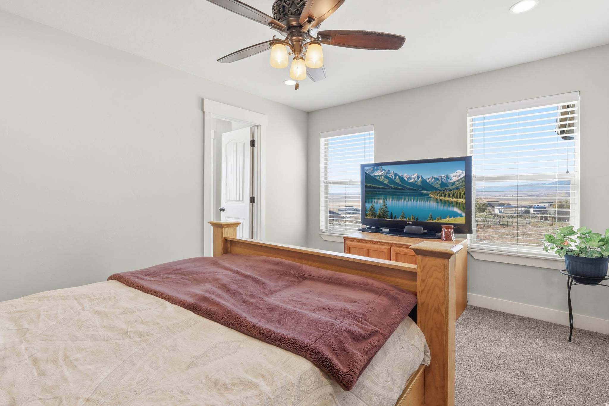 BENCHES AT SOUTH RIM - Residential