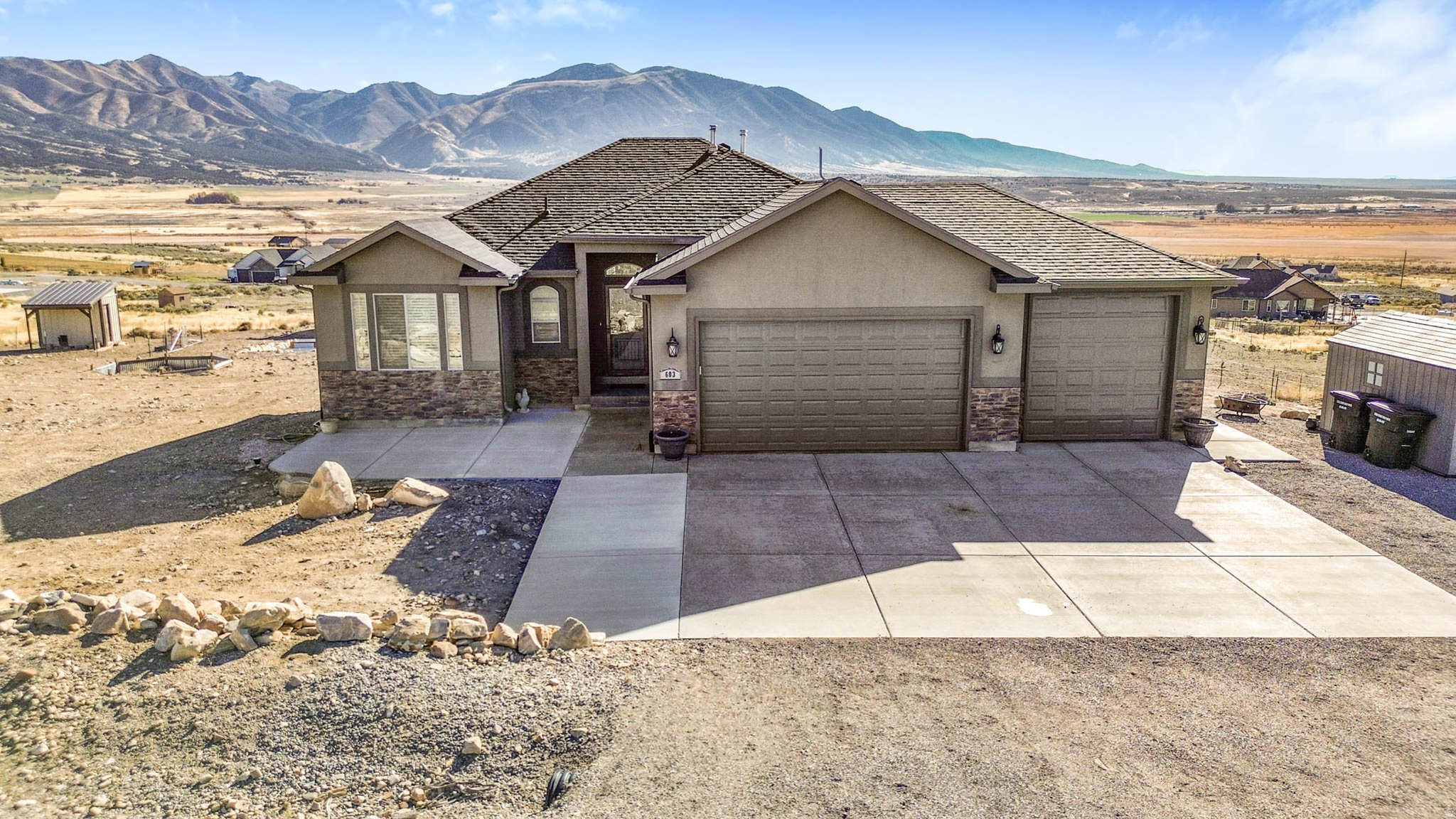 603 S CACTUS ROSE DR