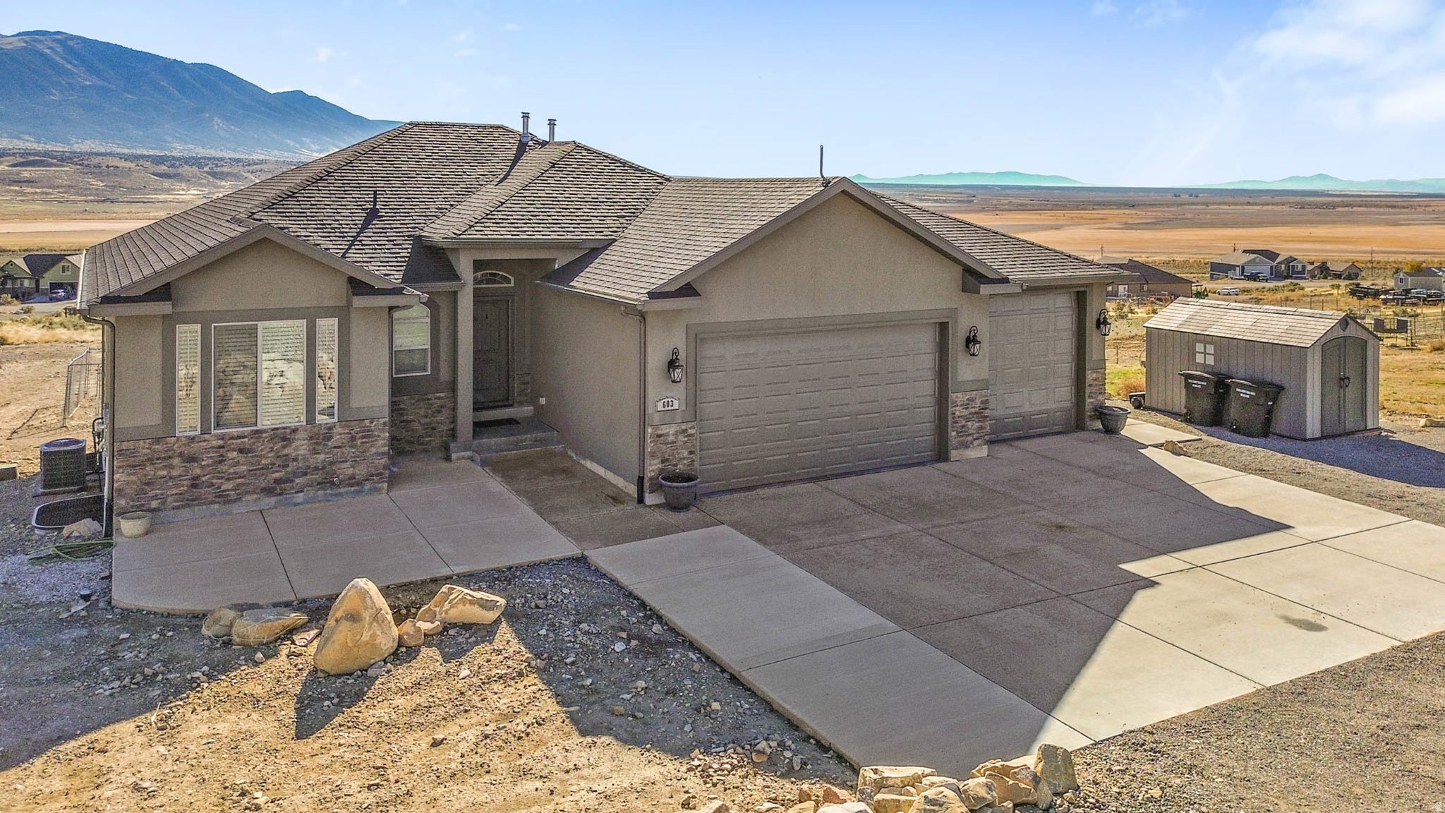 603 S CACTUS ROSE DR