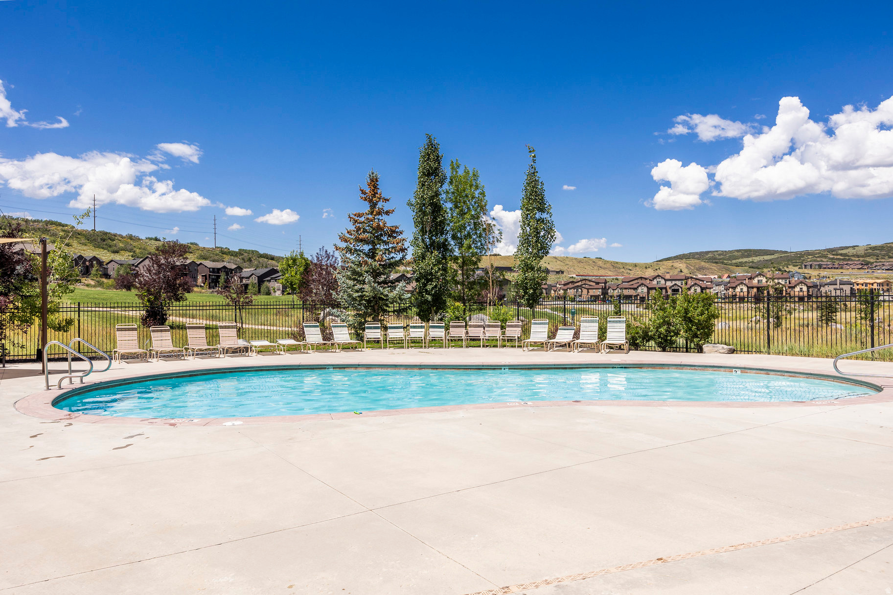 PARKS EDGE - Residential