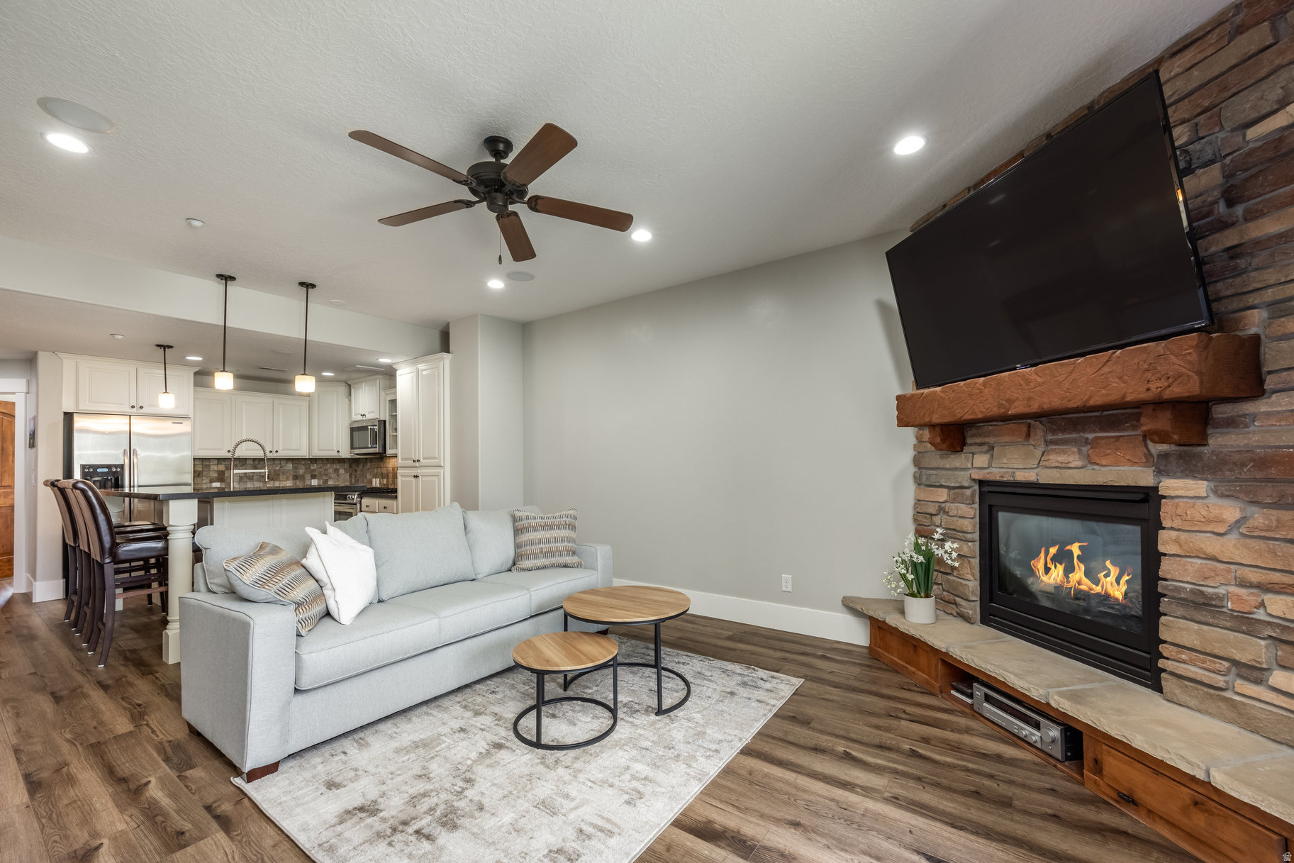 PARKS EDGE - Residential