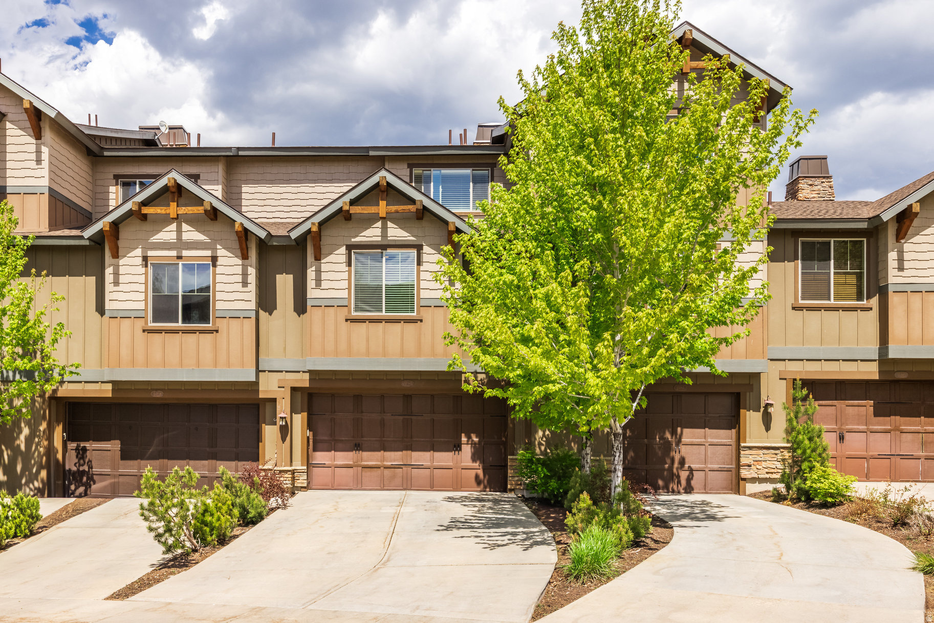 PARKS EDGE - Residential