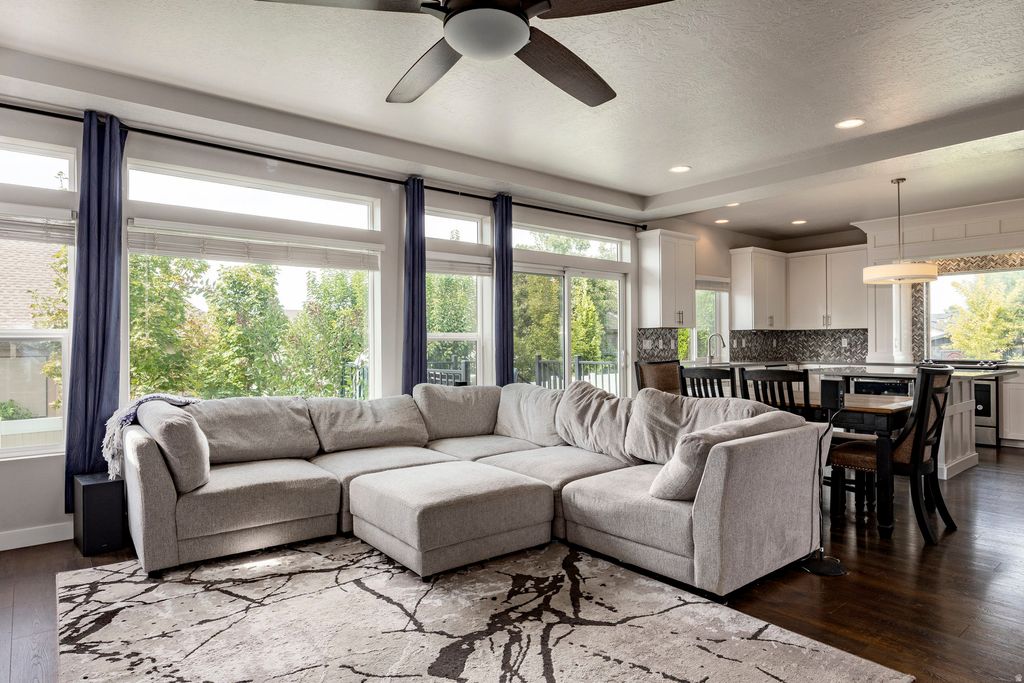 Photo of 1876 S 1230 W, Syracuse, UT 84075 (MLS # 2128675)