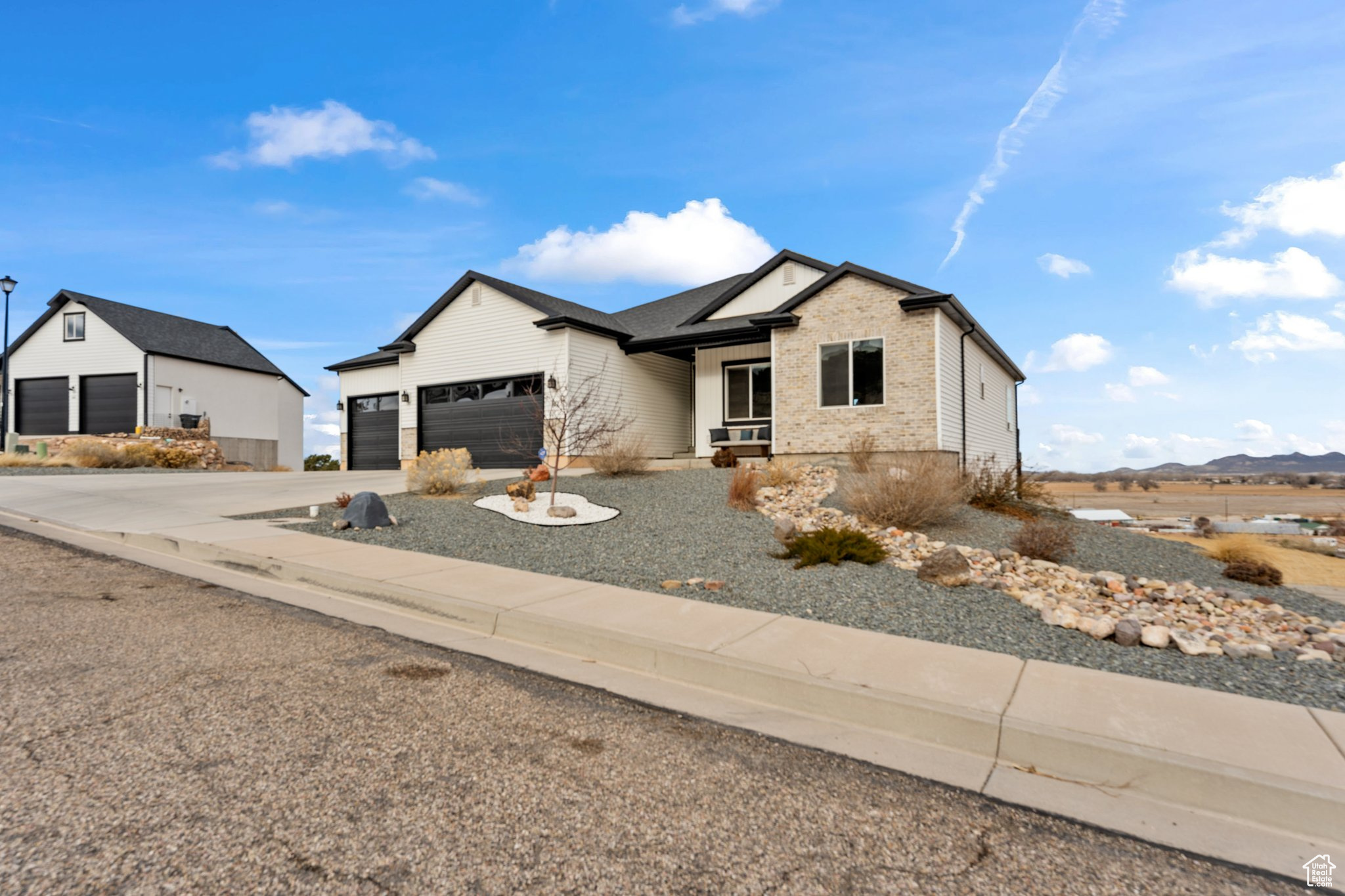 142 S Chaparral Dr, Cedar City, Utah image 2