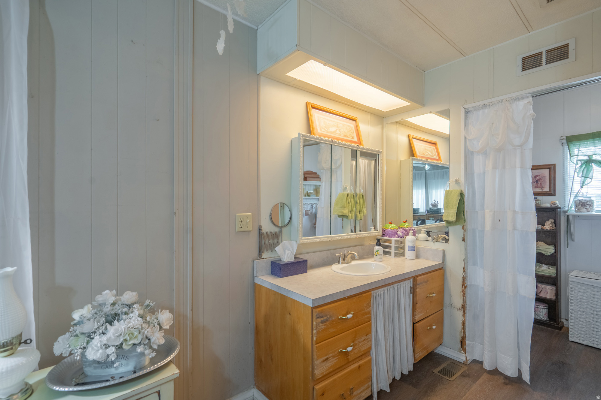 ORAL D & MINNIE E STOWELL - Residential