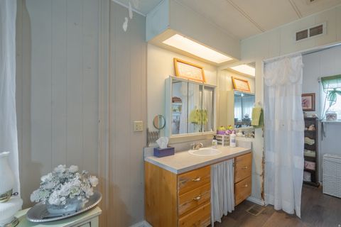 Tiny photo for 230 W 300 N, La Verkin, UT 84745 (MLS # 2126138)