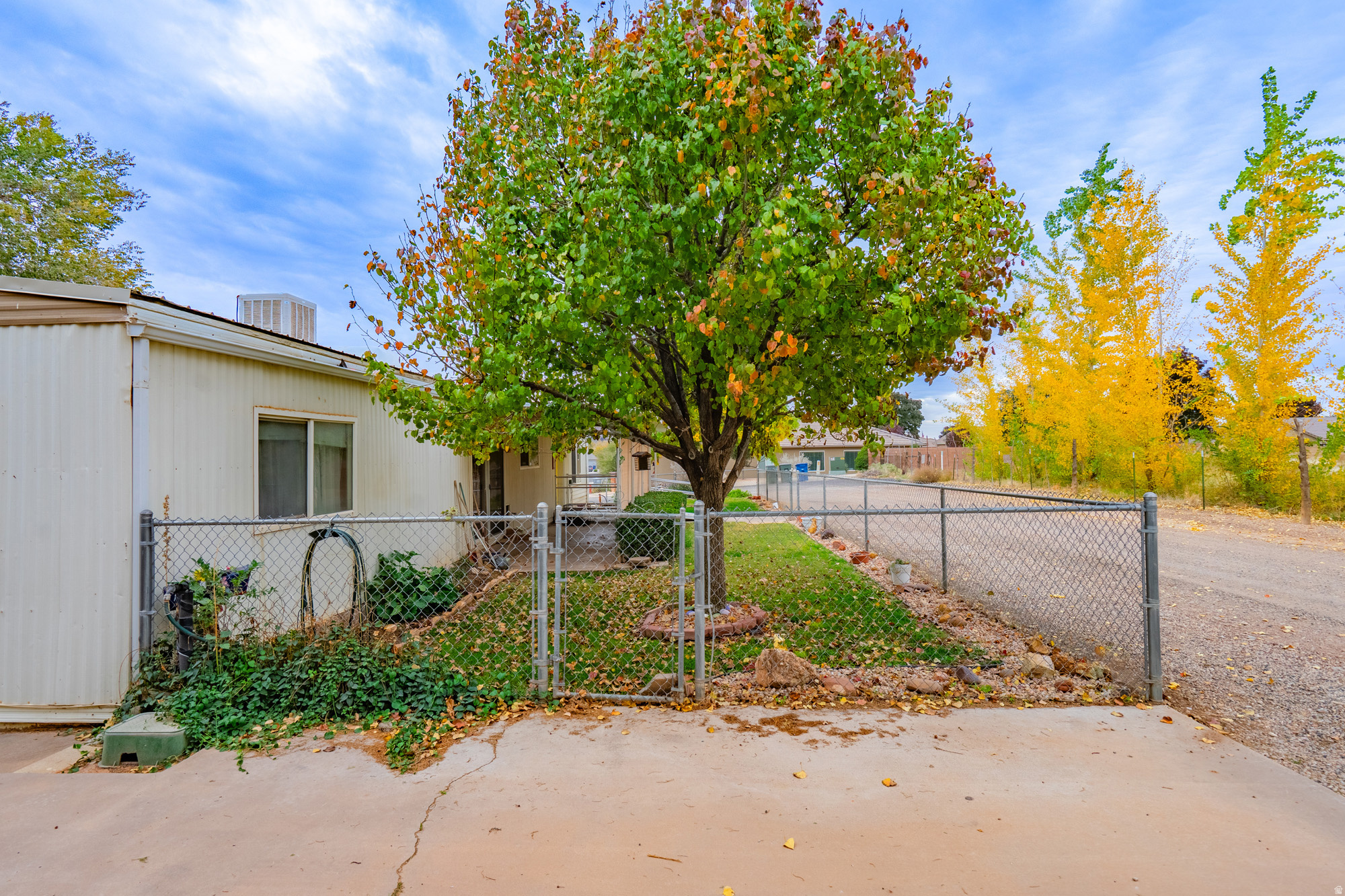 ORAL D & MINNIE E STOWELL - Residential