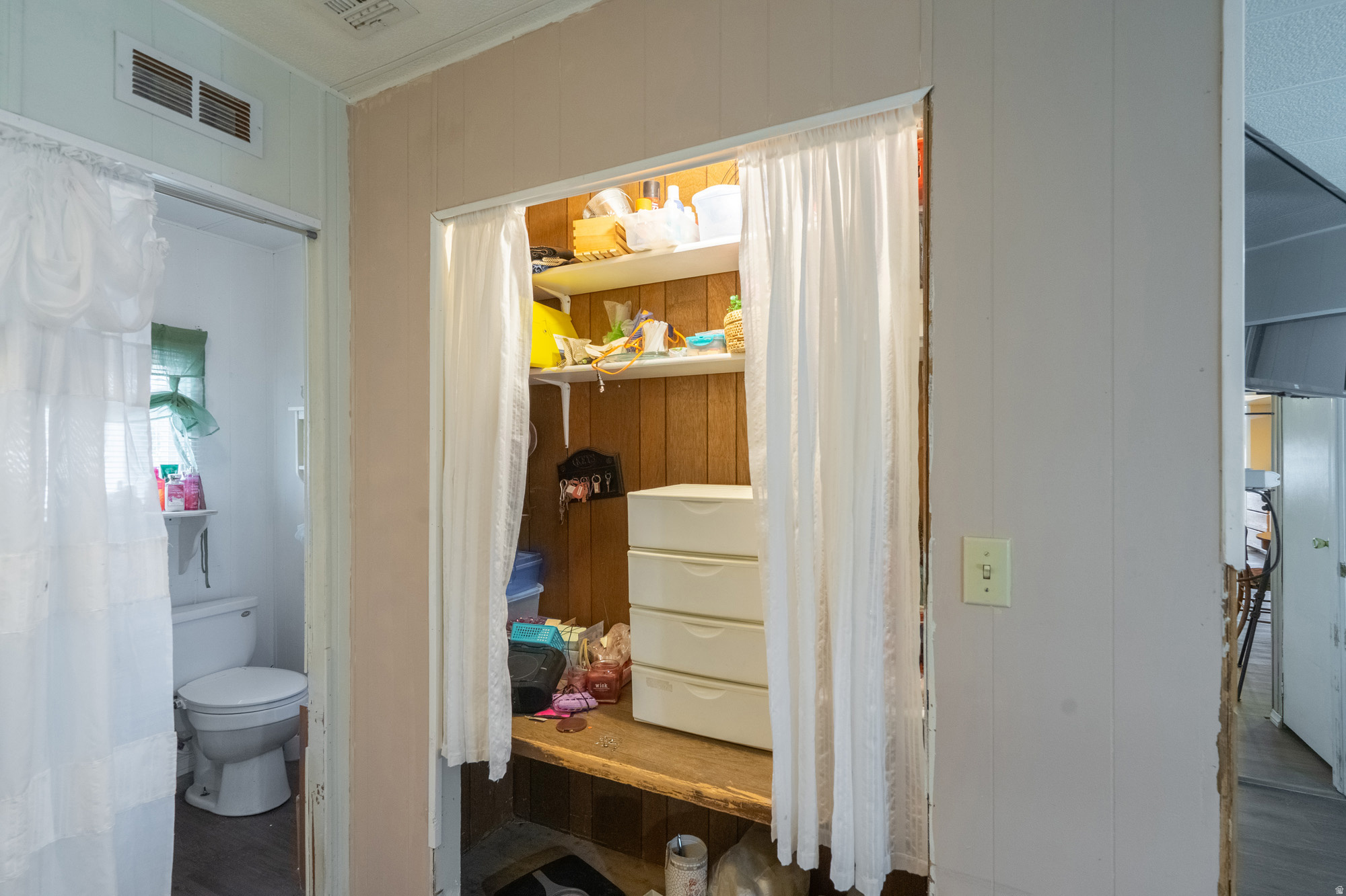 ORAL D & MINNIE E STOWELL - Residential