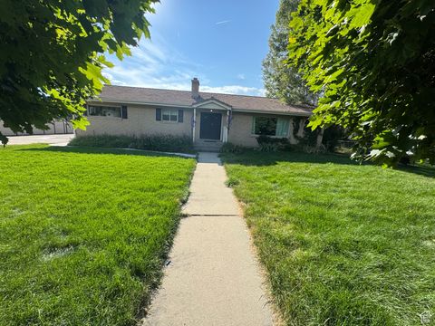 Photo of 30 S MAIN ST, Alpine, UT 84004 (MLS # 2112269)