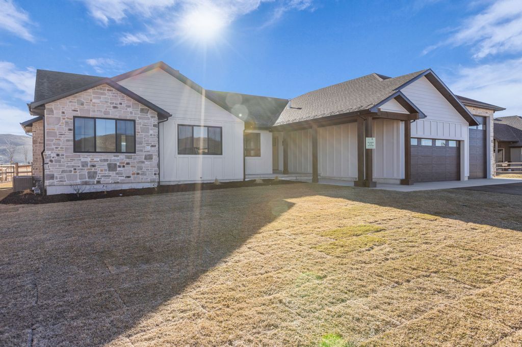 Photo of 1449 SAGE WAY, Francis, UT 84036 (MLS # 2146301)