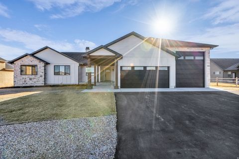 Homes For Sale - 1449 Sage Way<br/> Francis, UT 84036