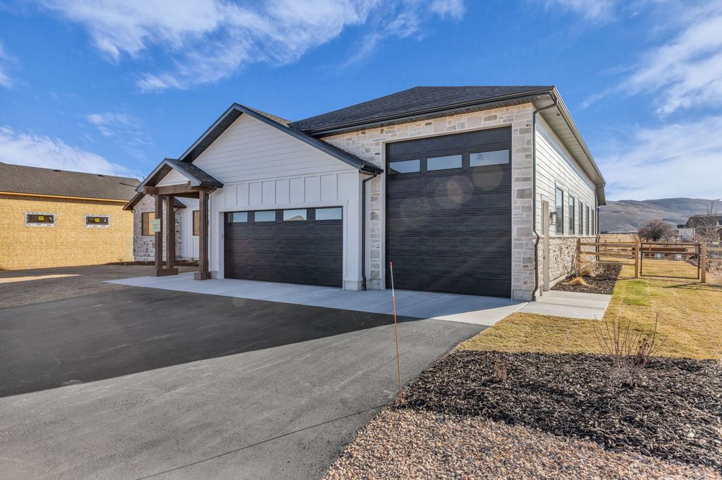 Photo of 1449 SAGE WAY, Francis, UT 84036 (MLS # 2146301)