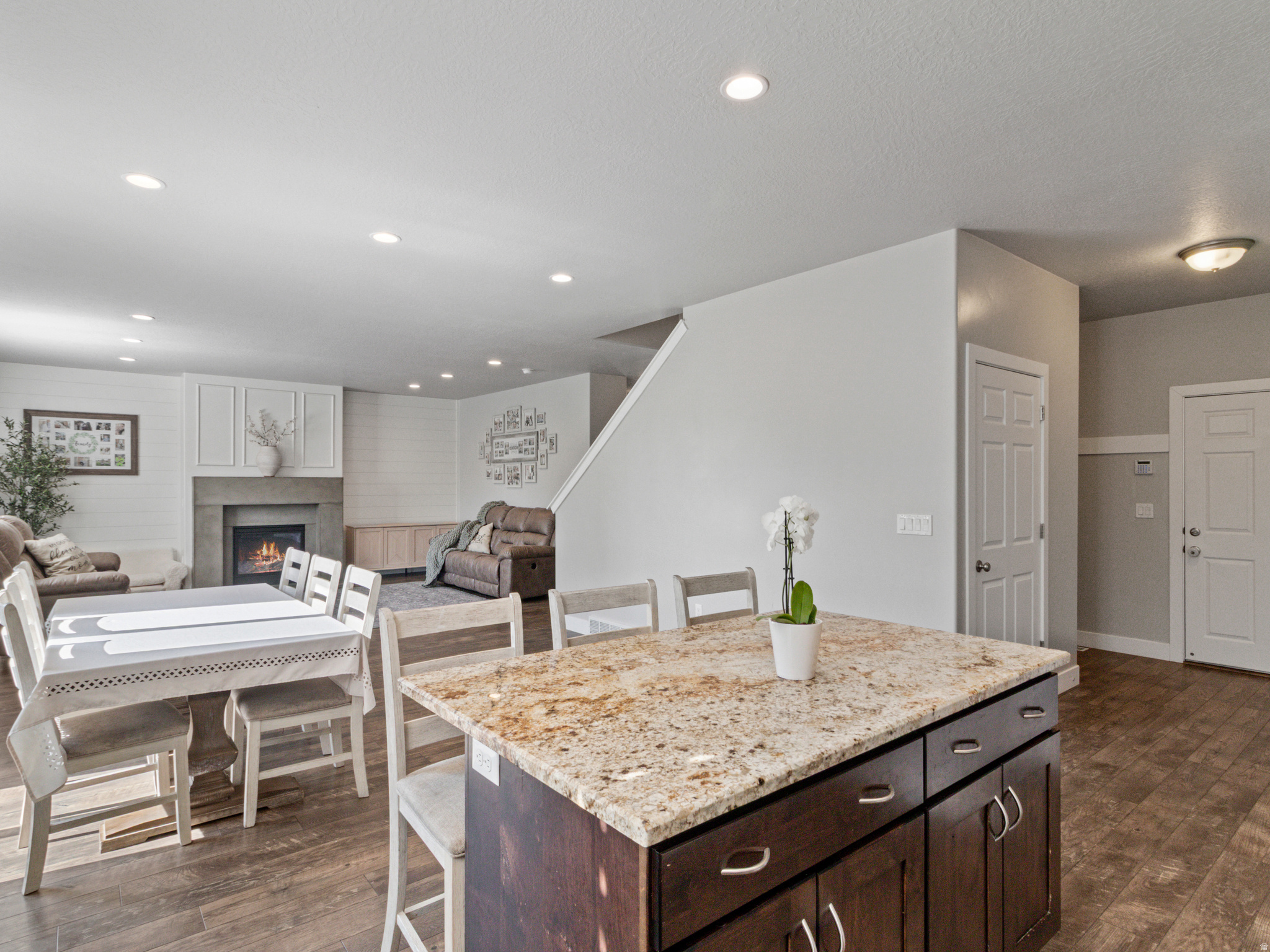 VALENTINE ESTATES CO - Residential