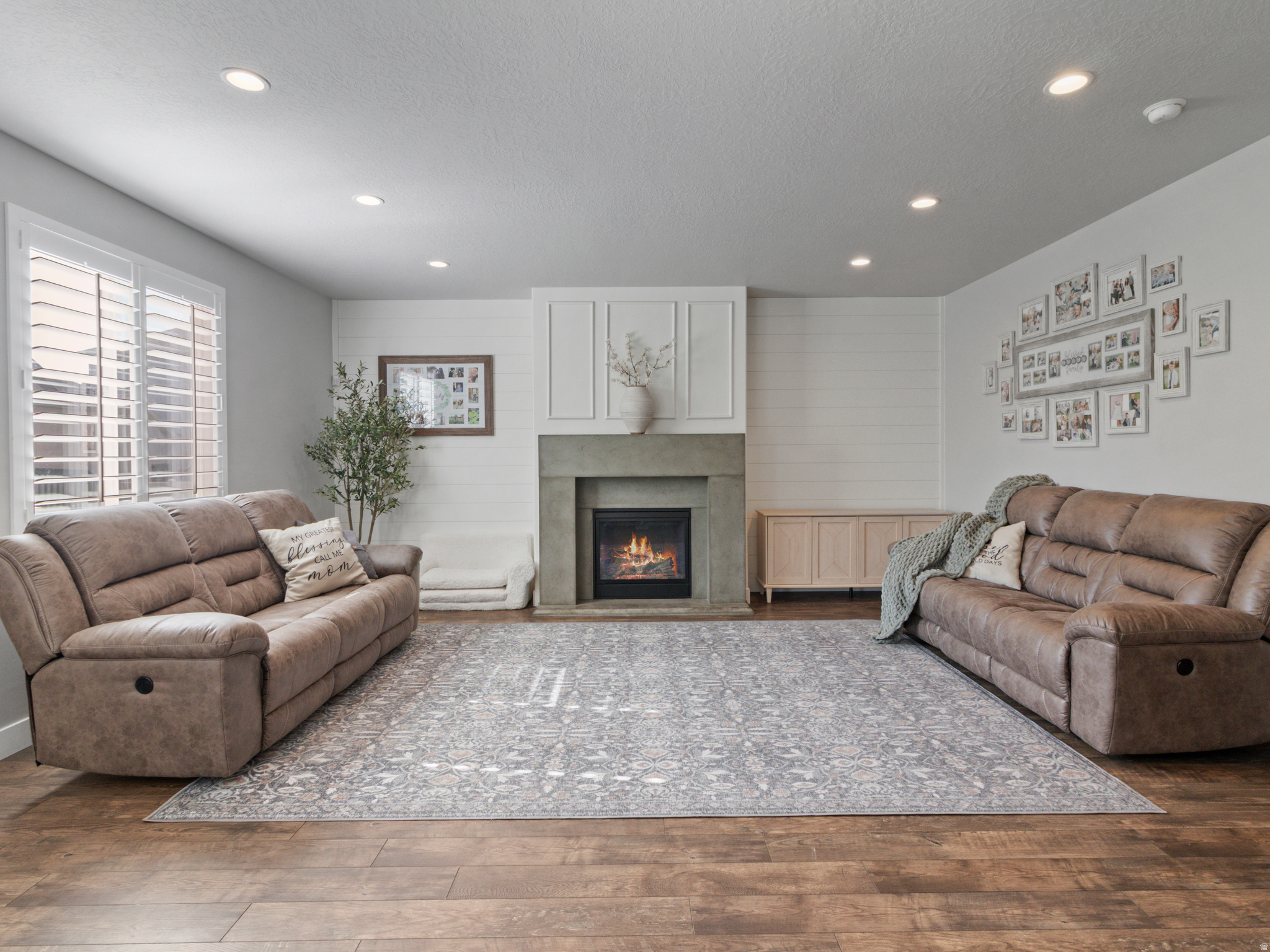 VALENTINE ESTATES CO - Residential