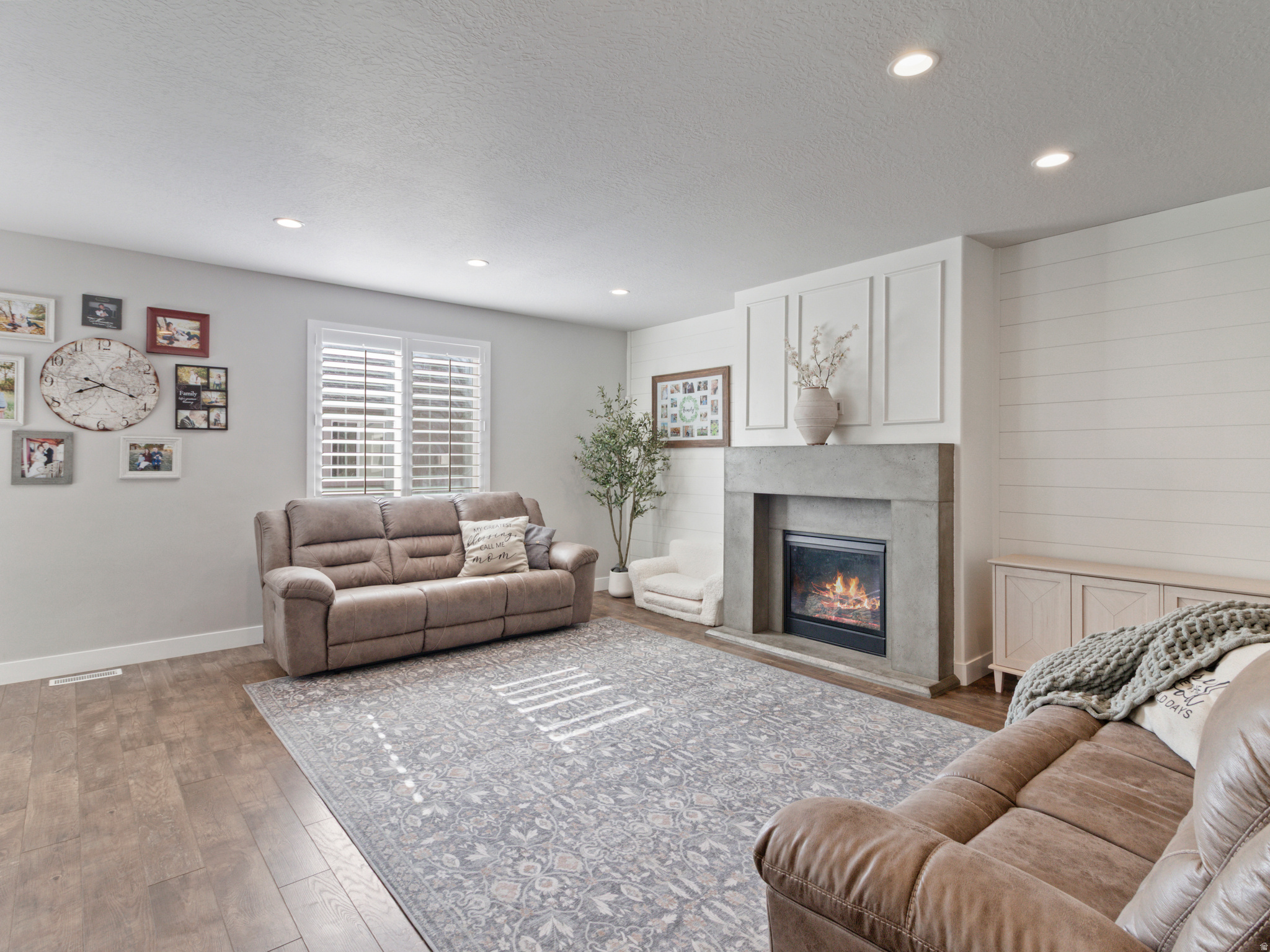 VALENTINE ESTATES CO - Residential