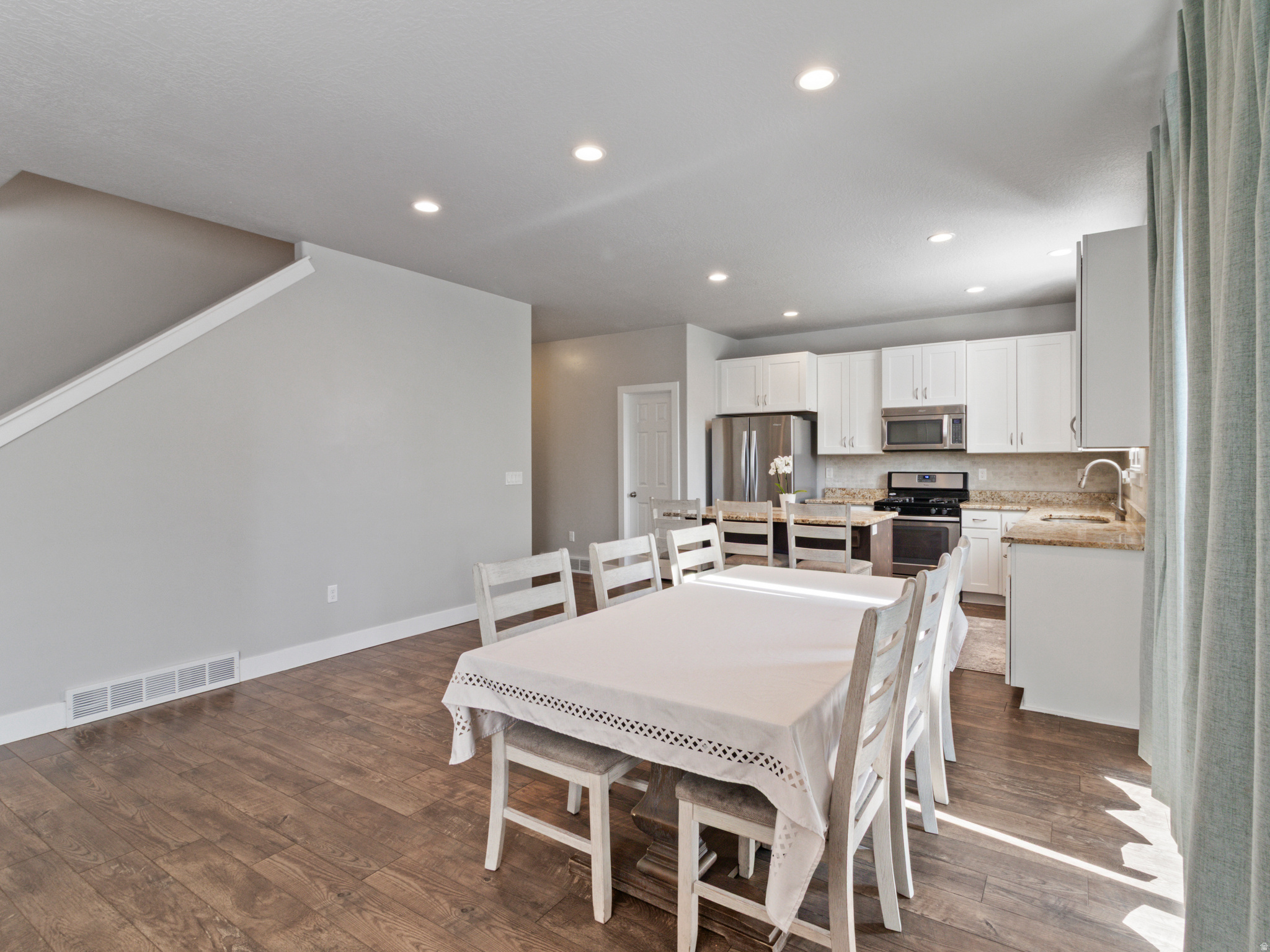 VALENTINE ESTATES CO - Residential