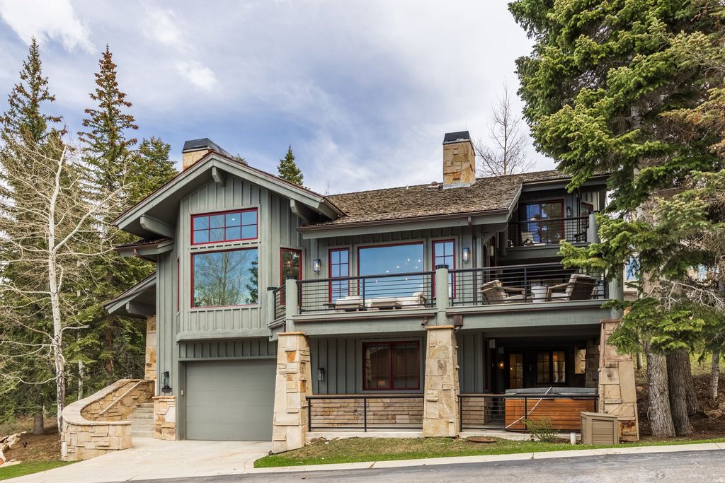 Photo of 10 BELLEMONT CT, Park City, UT 84060 (MLS # 2159203)