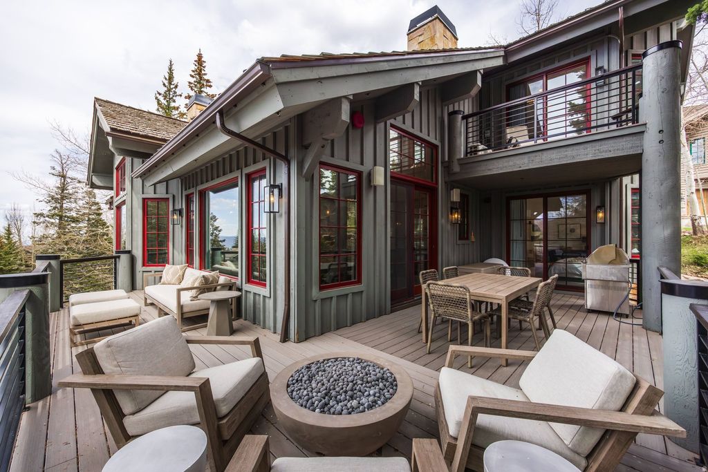 Photo of 10 BELLEMONT CT, Park City, UT 84060 (MLS # 2159203)