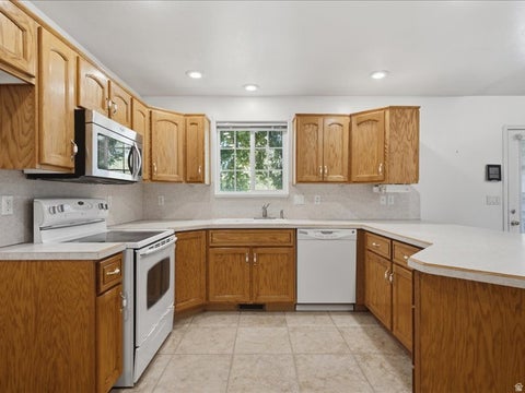 Tiny photo for 166 HARPER WAY, South Weber, UT 84405 (MLS # 2183556)