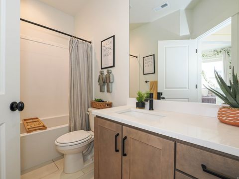 Tiny photo for 571 N 1400 W, Farmington, UT 84025 (MLS # 2137937)