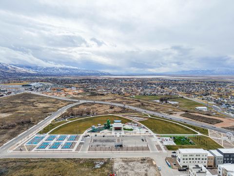 Tiny photo for 571 N 1400 W, Farmington, UT 84025 (MLS # 2137937)