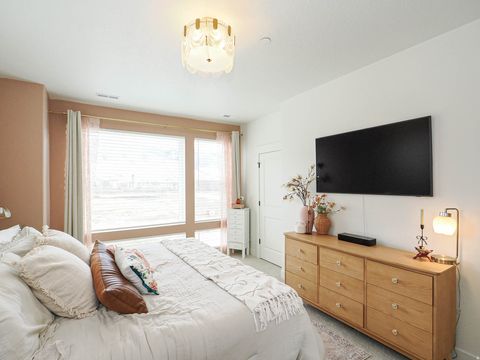 Tiny photo for 571 N 1400 W, Farmington, UT 84025 (MLS # 2137937)