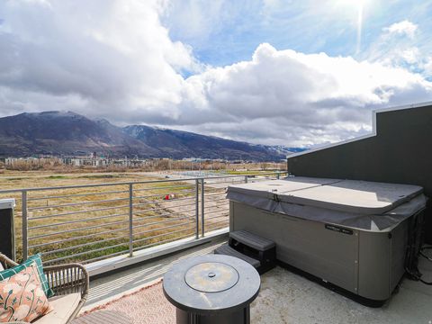 Tiny photo for 571 N 1400 W, Farmington, UT 84025 (MLS # 2137937)