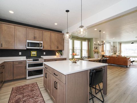 Tiny photo for 571 N 1400 W, Farmington, UT 84025 (MLS # 2137937)