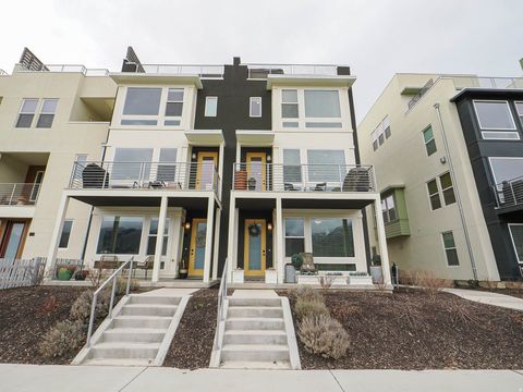 571 N 1400 W Farmington UT 84025