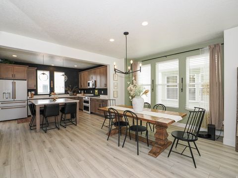 Tiny photo for 571 N 1400 W, Farmington, UT 84025 (MLS # 2137937)