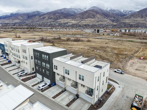 Tiny photo for 571 N 1400 W, Farmington, UT 84025 (MLS # 2137937)