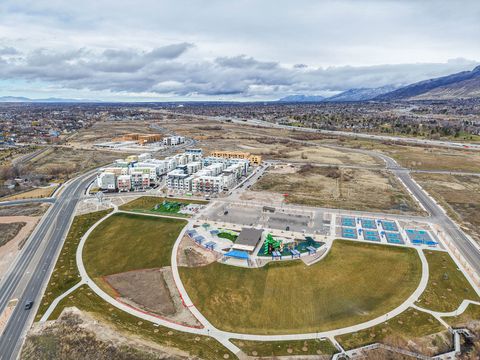 Tiny photo for 571 N 1400 W, Farmington, UT 84025 (MLS # 2137937)