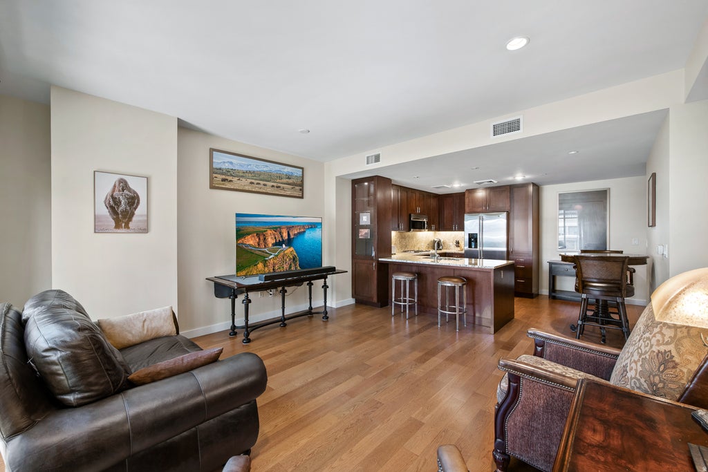 Photo of 45 W SOUTH TEMPLE ST #501, Salt Lake City, UT 84101 (MLS # 2179631)
