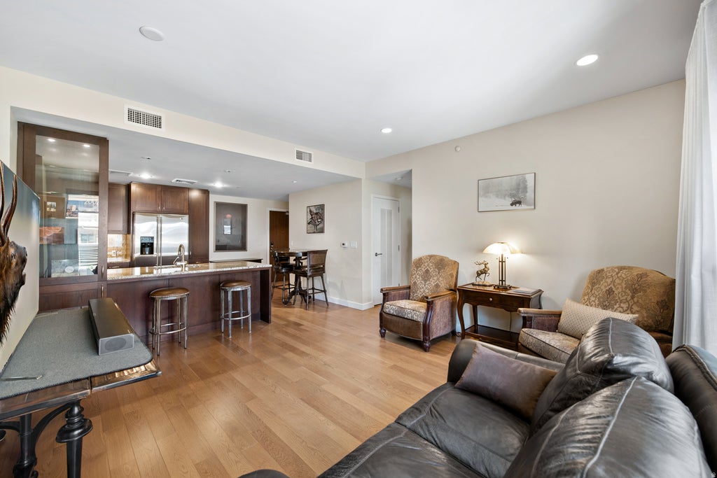 Photo of 45 W SOUTH TEMPLE ST #501, Salt Lake City, UT 84101 (MLS # 2179631)