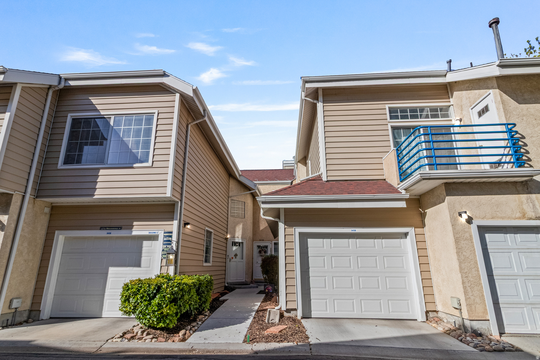 CROSSPOINTE CONDOS - Residential