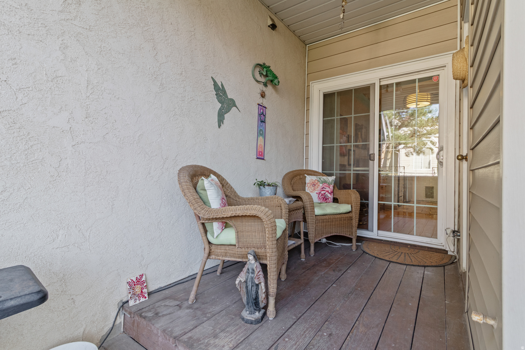 CROSSPOINTE CONDOS - Residential