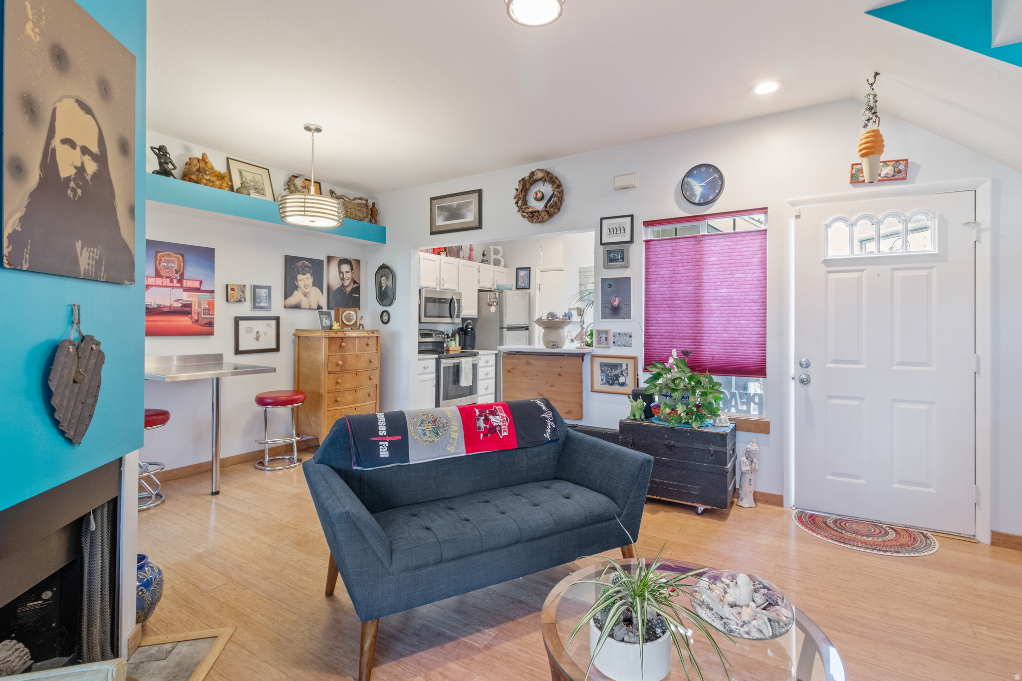 CROSSPOINTE CONDOS - Residential