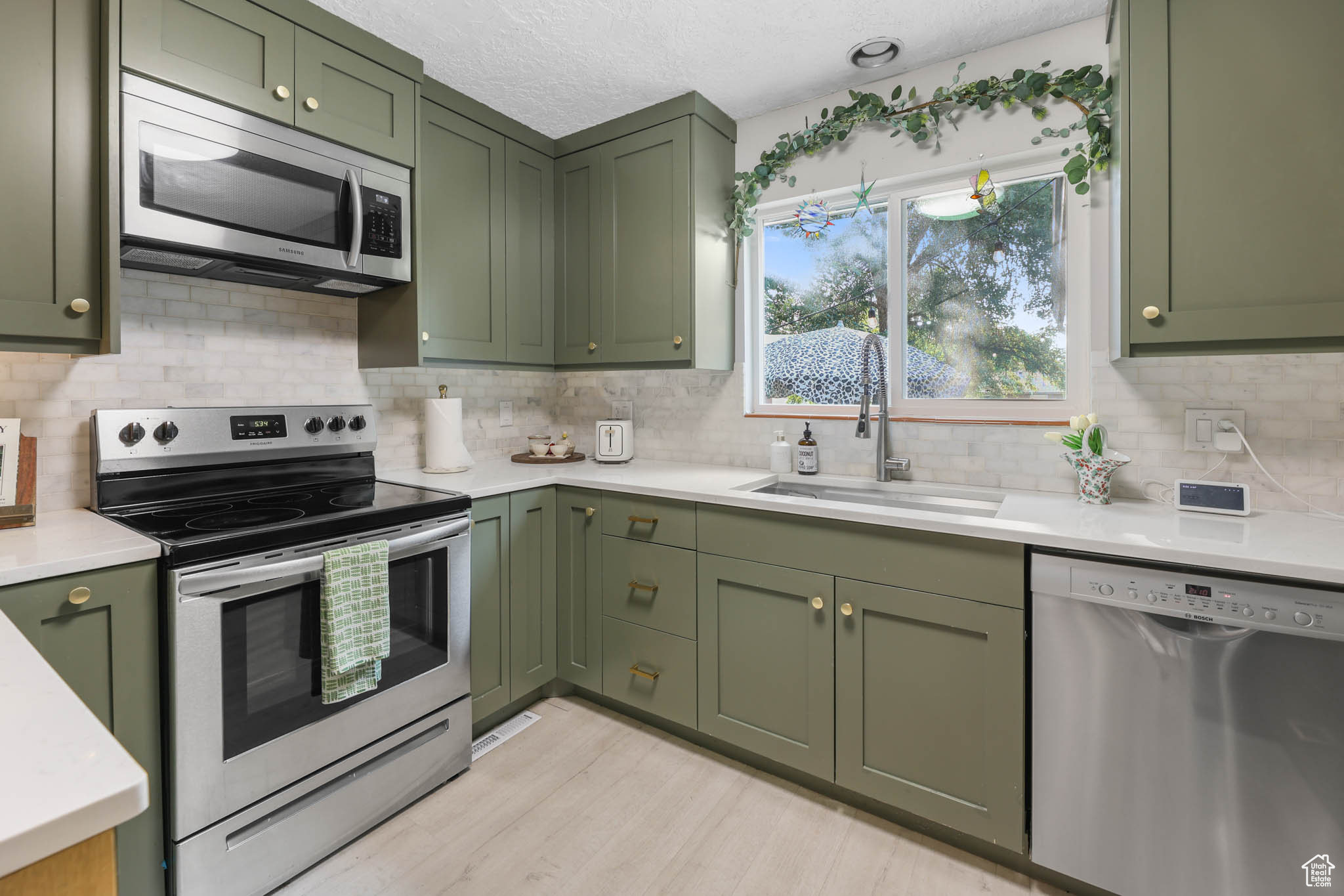 DAYSEN HEIGHTS - Residential