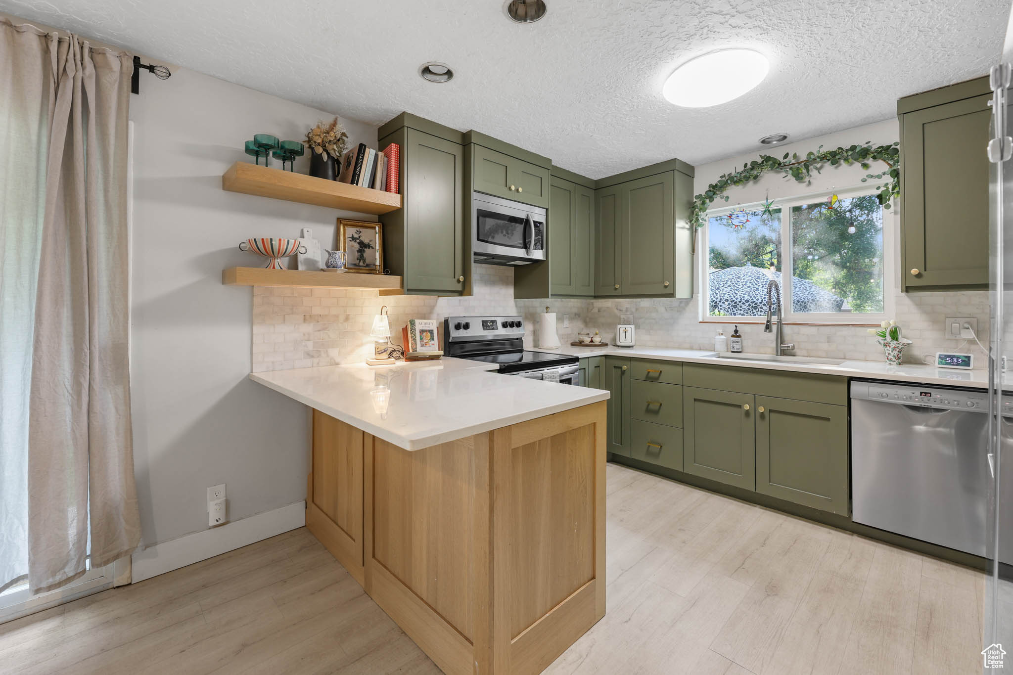 DAYSEN HEIGHTS - Residential