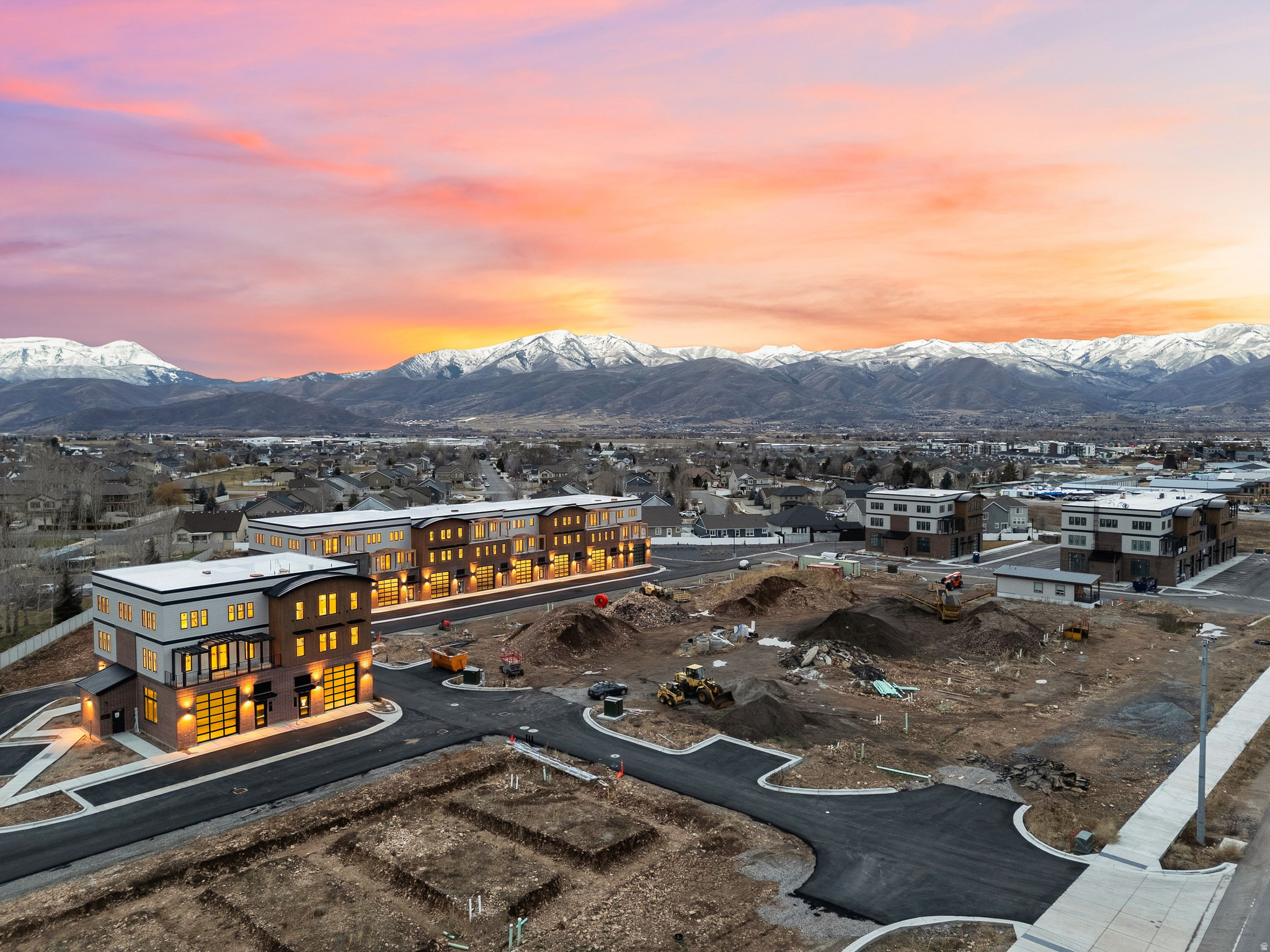 MOUNTAIN VIEW COMMONS - Residential